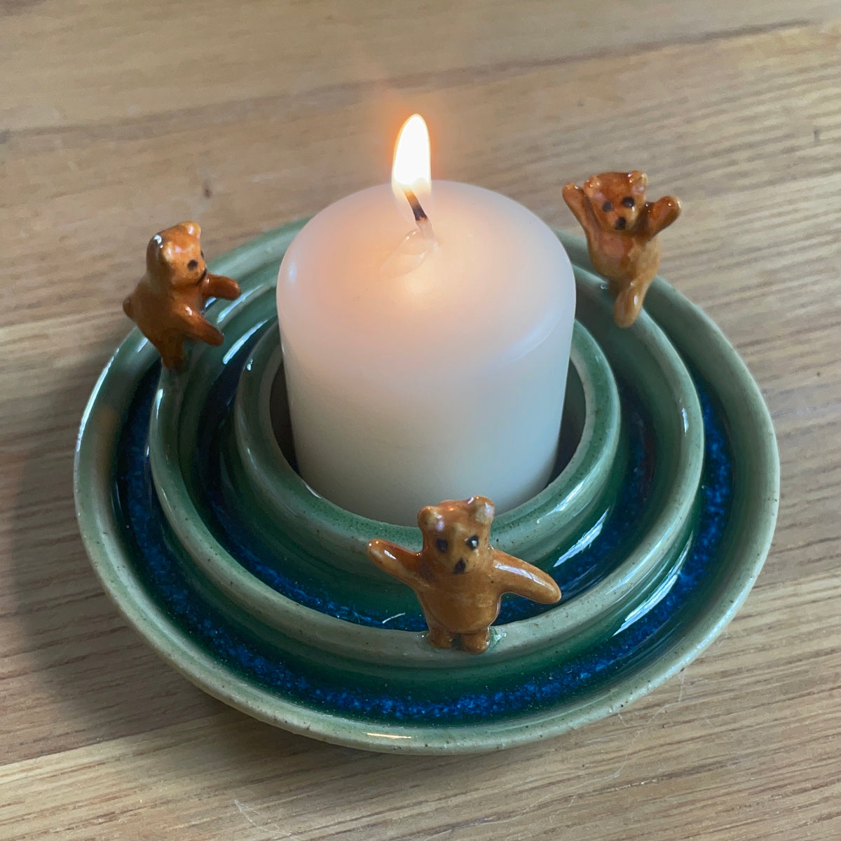 Dancing bears candle holder (dark green)
