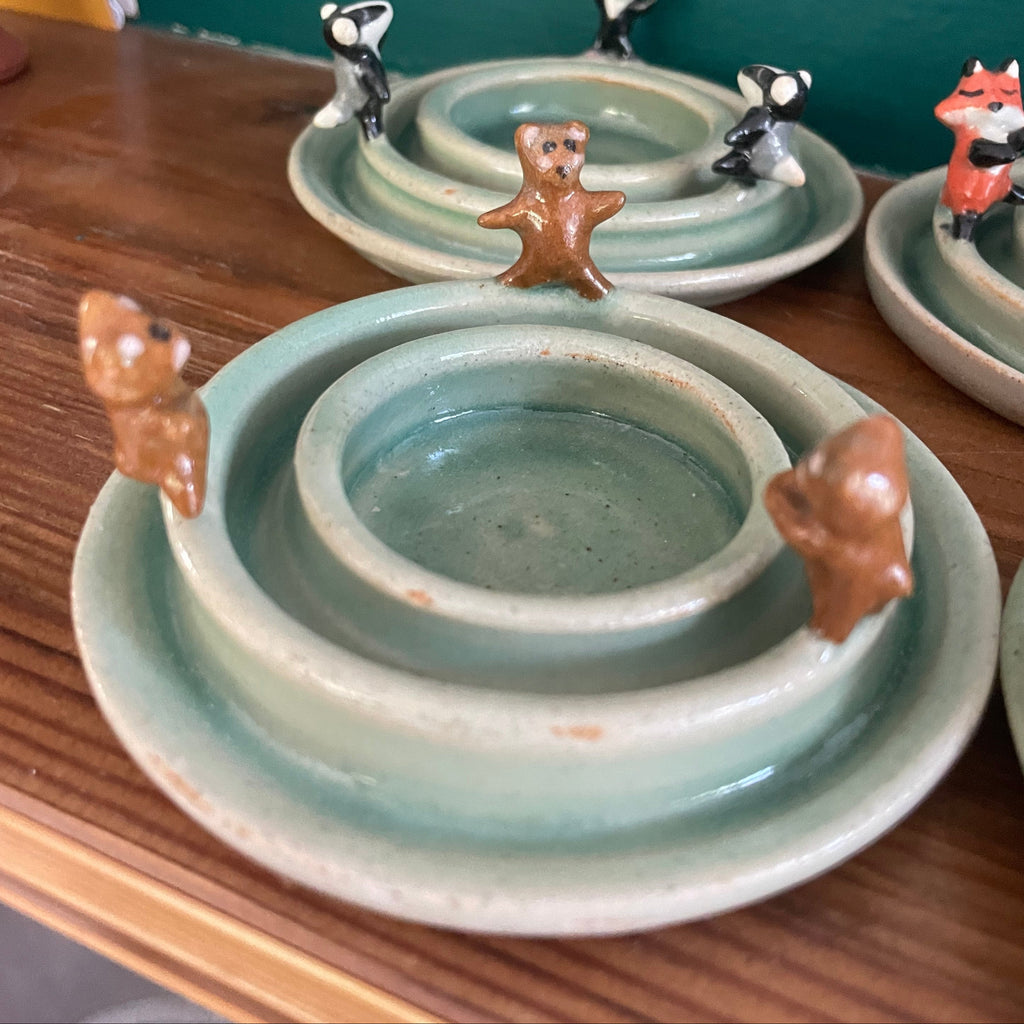 Dancing bears candle holder (green)