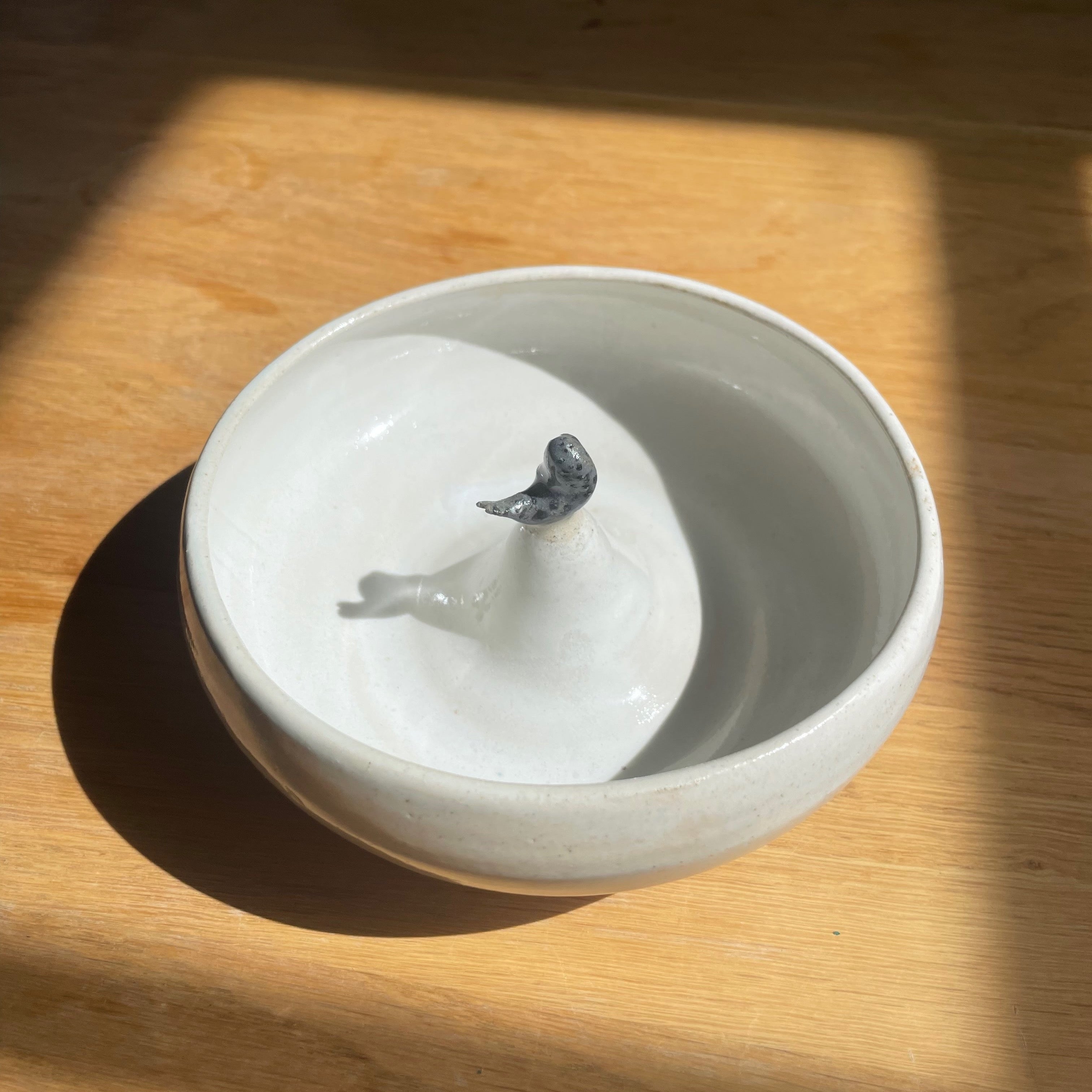 Arf arf snack/dip bowl - light grey seal