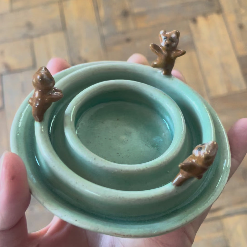 Dancing bears candle holder (green)